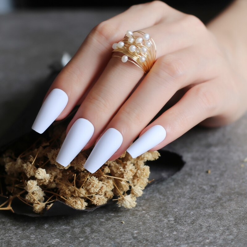 Faux Ongles Blanc Longs en Forme Amande