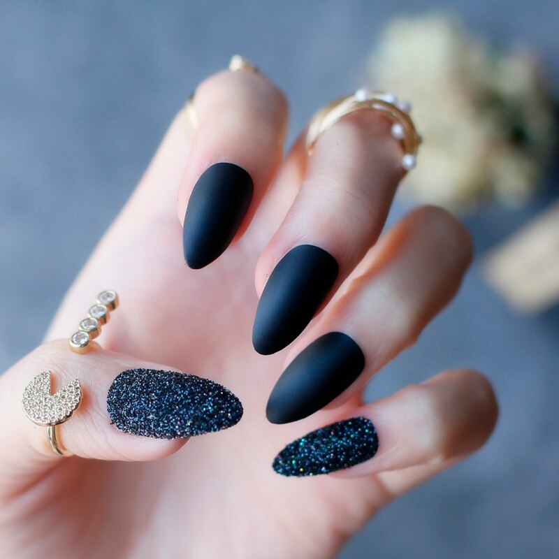 Faux Ongles Noirs Amande Longs