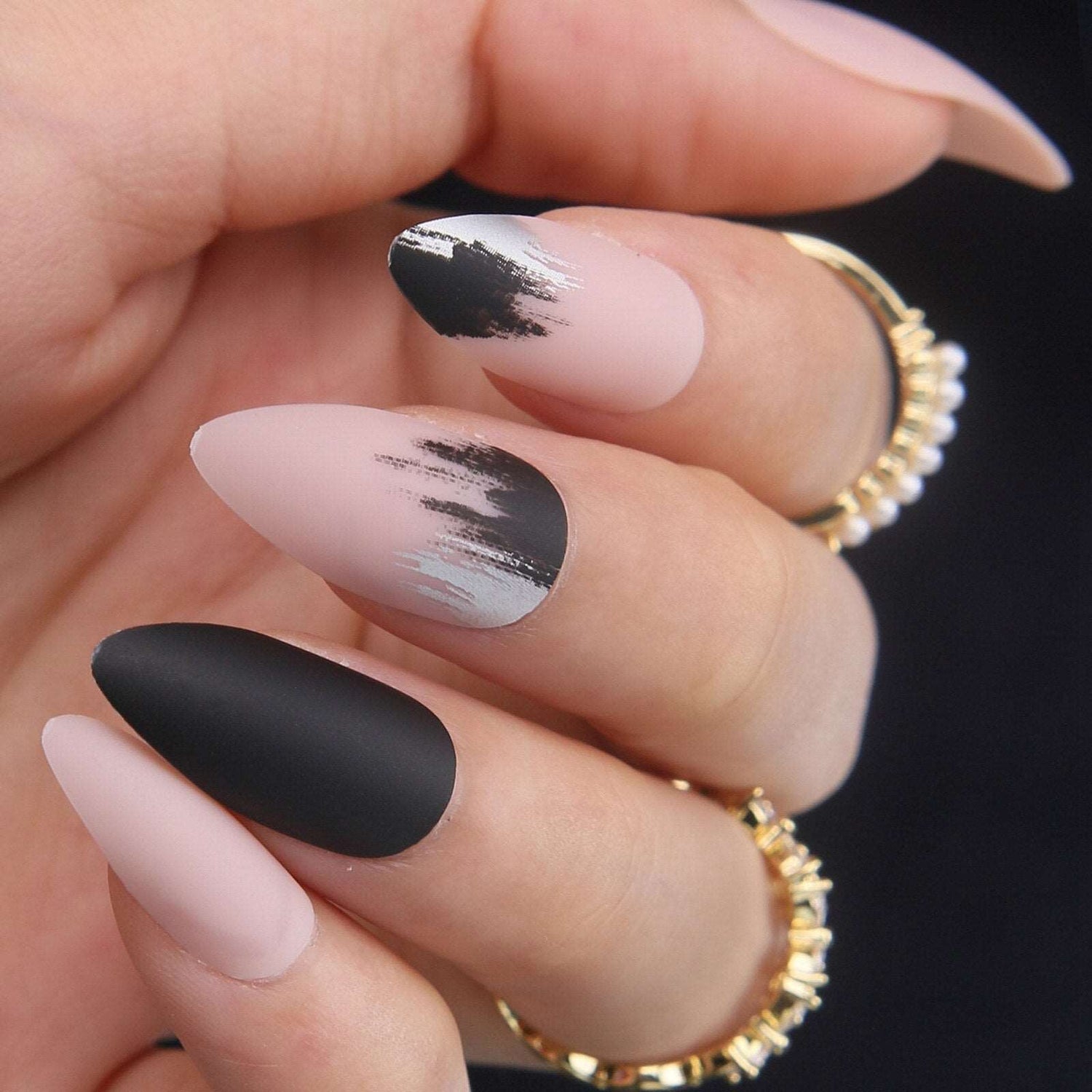 Faux Ongles Noirs Amande Longs